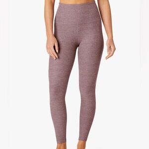 Beyond Yoga caught in the midi leggings silverberry